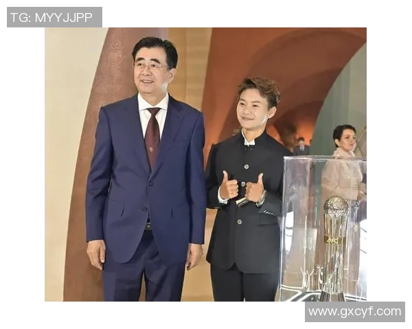 夹包的足球明星如何在赛场上展现独特风采与个人魅力 夹包的足球明星如何在赛场上展现独特风采与个人魅力